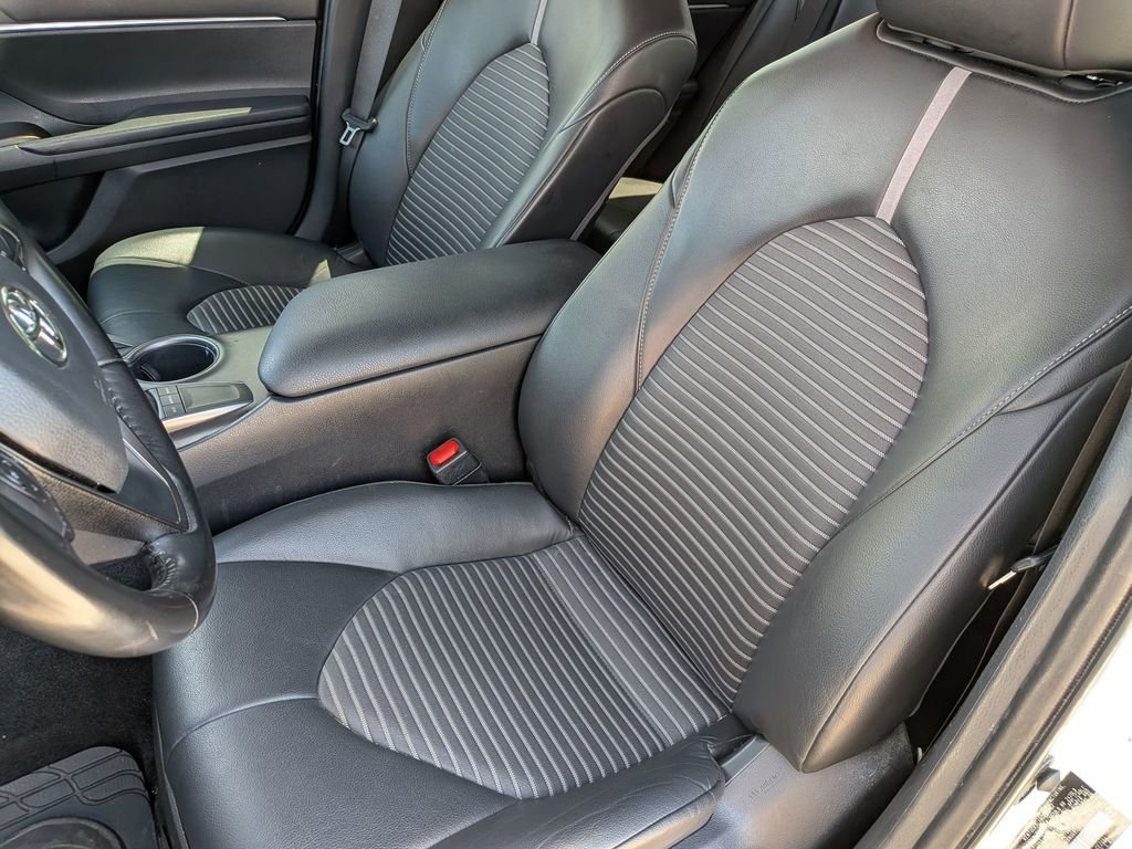 Used 2022 White Toyota SE image 28