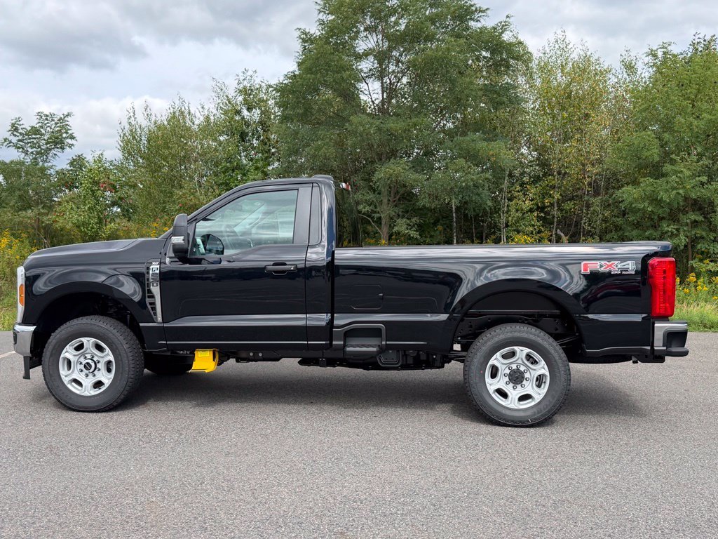 New 2027 Agate Black Metallic Ford F-250® XLT image 27
