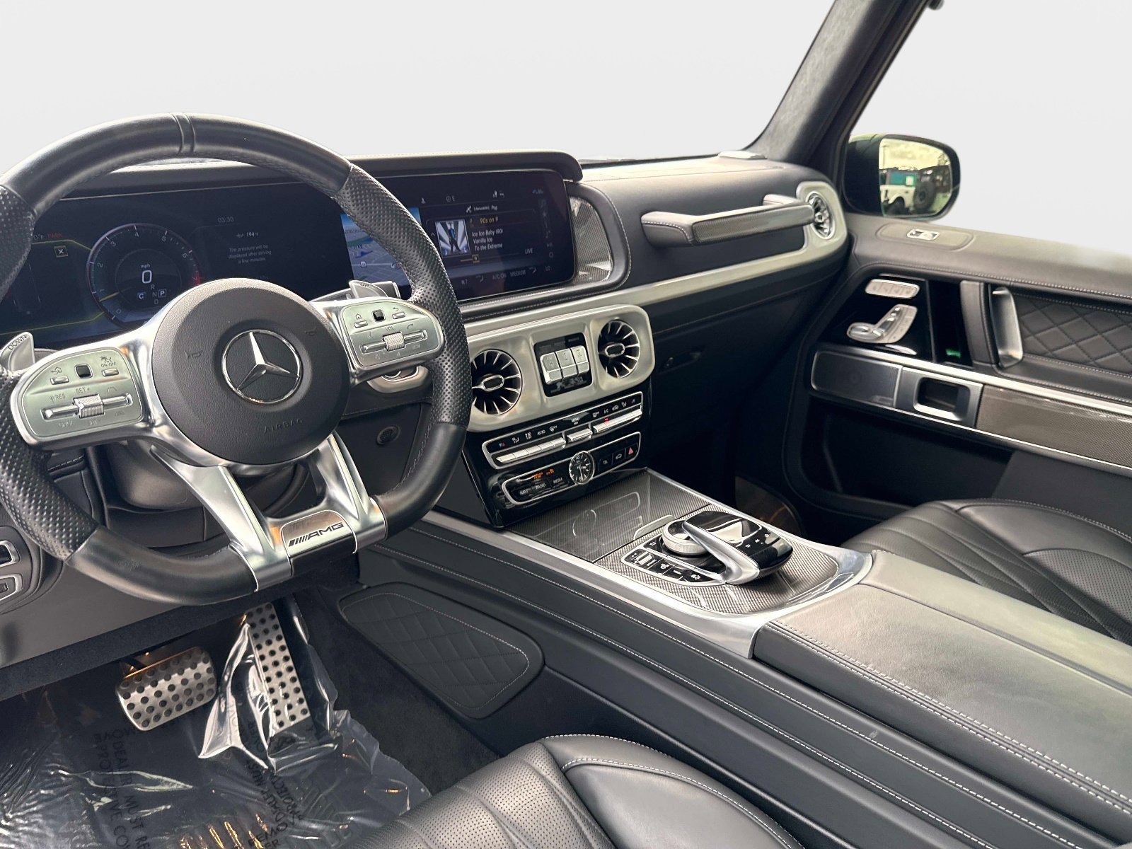 Certified Used 2022 MANUFAKTUR Night Black Magno Mercedes-Benz G 63 AMG® image 16