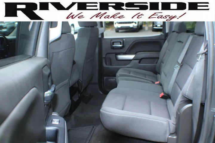 Used 2018 GRAPHITE METALLIC Chevrolet LT image 14