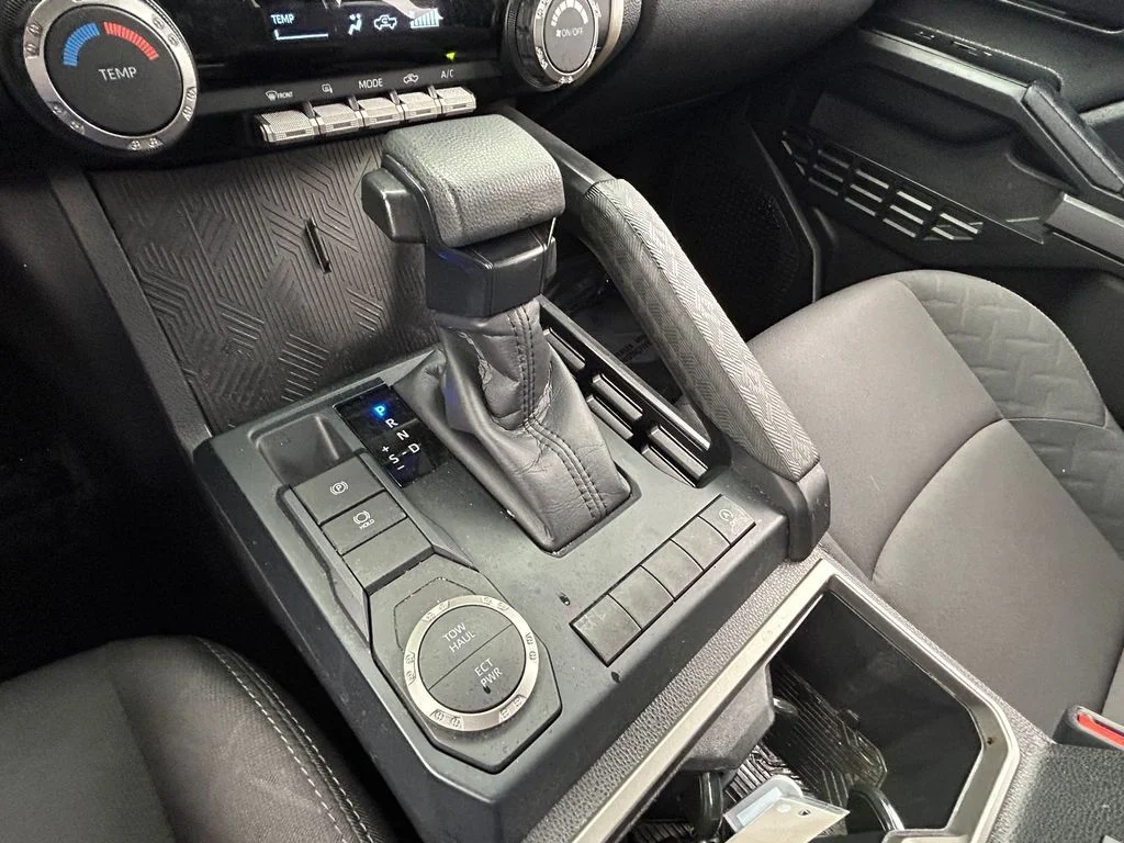 Used 2025 Underground Toyota SR5 image 34