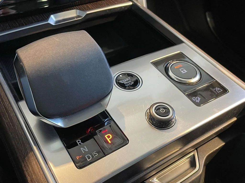 Certified Used 2023 Black Land Rover Autobiography image 25