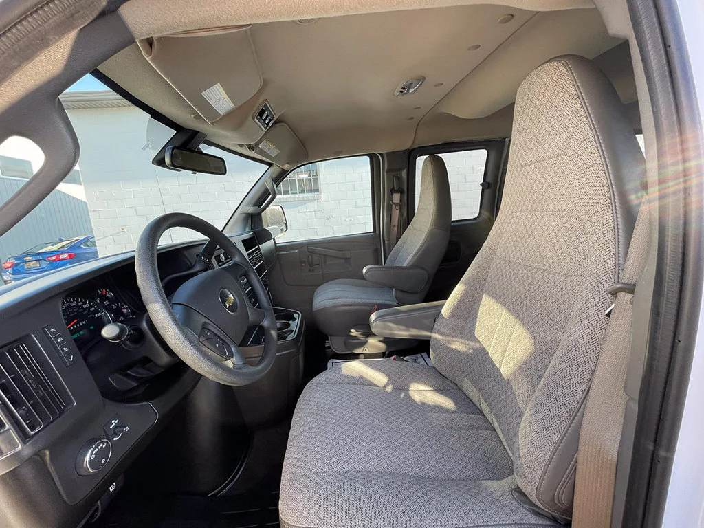 Used 2025 Summit White Chevrolet 1LT image 23