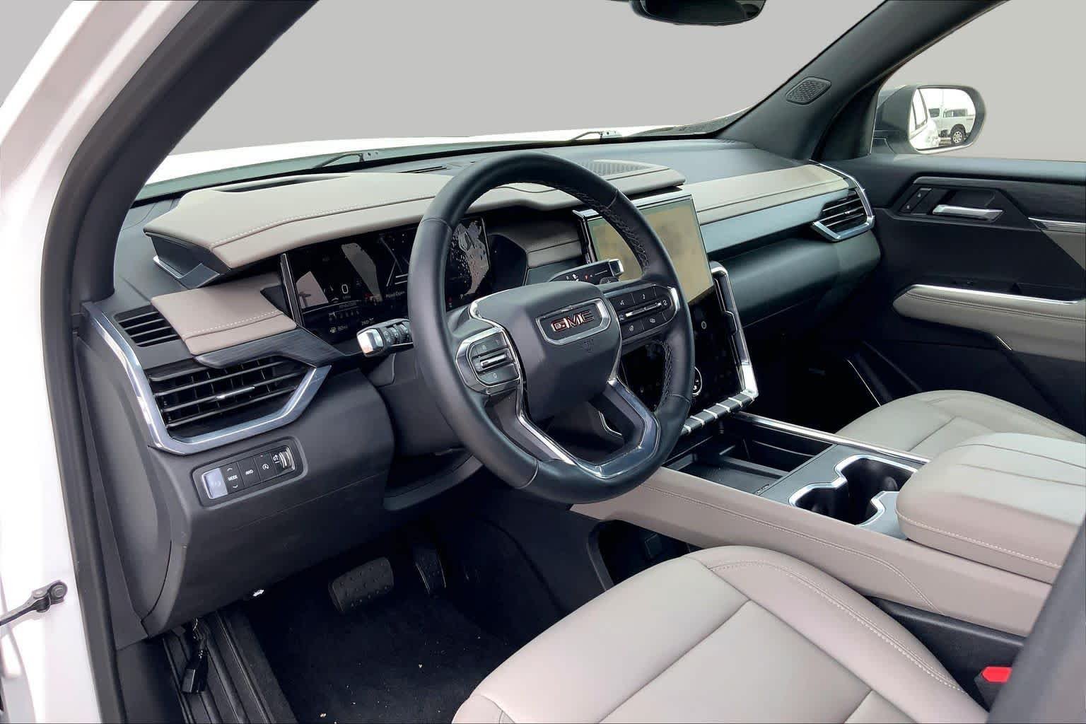 Used 2026 Summit White GMC AWD Elevation image 18