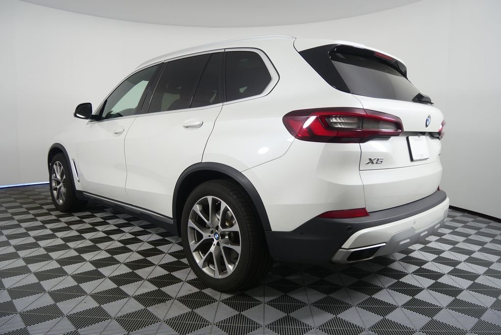 Used 2021 Mineral White Metallic BMW xDrive40i image 5