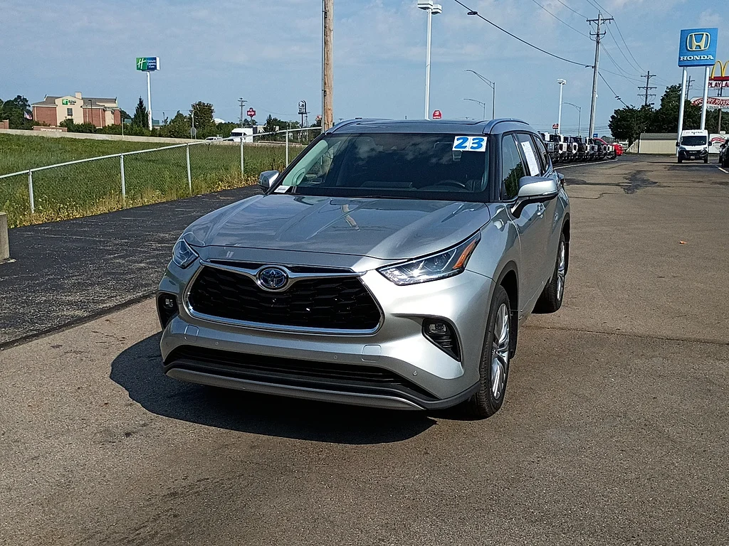 Used 2023 Celestial Silver Metallic Toyota Platinum image 7