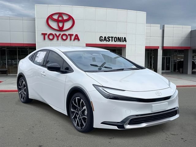 2026 Toyota Prius XSE's photo