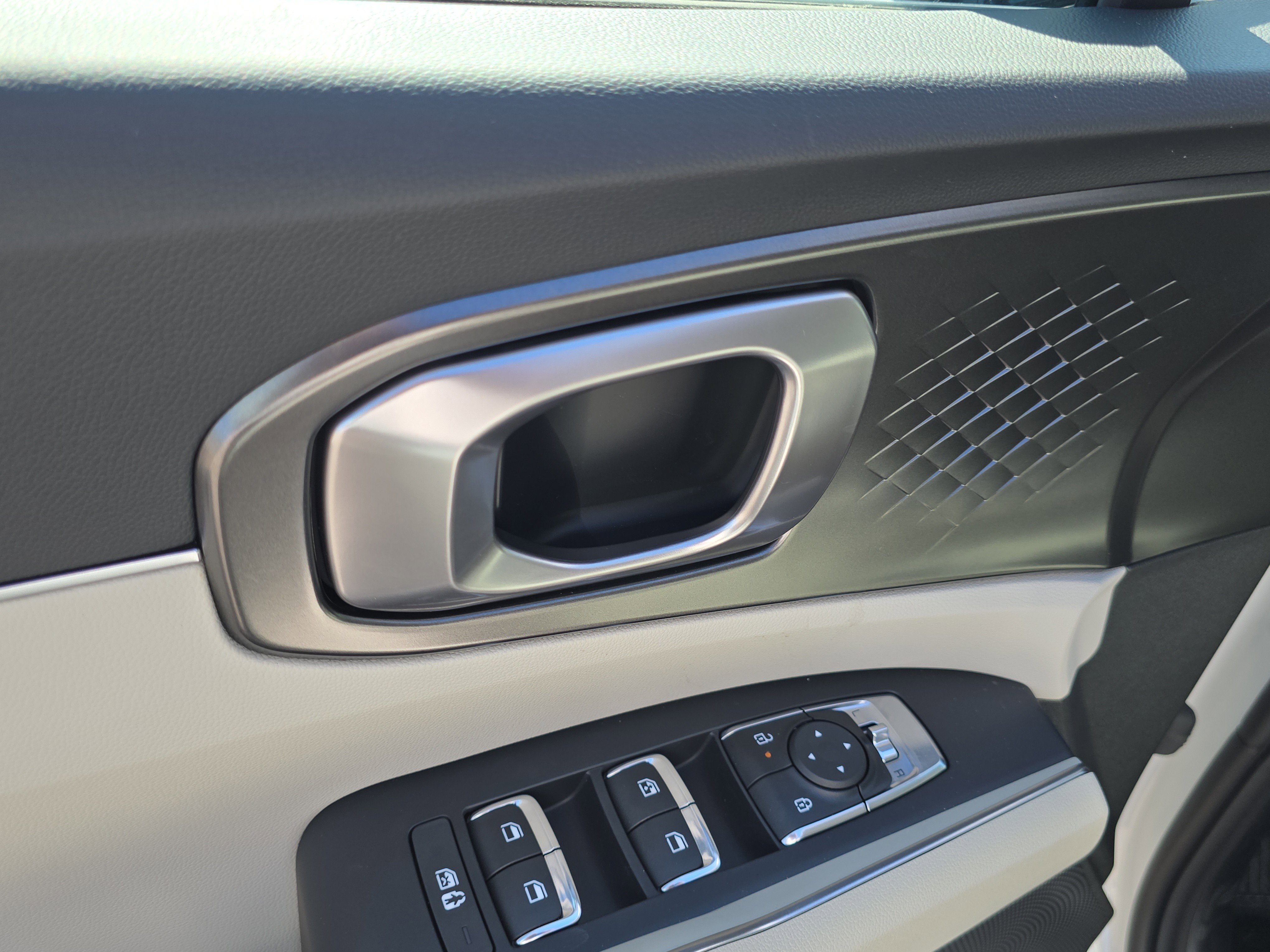 New 2026 Snow White Pearl Kia EX AWD image 19