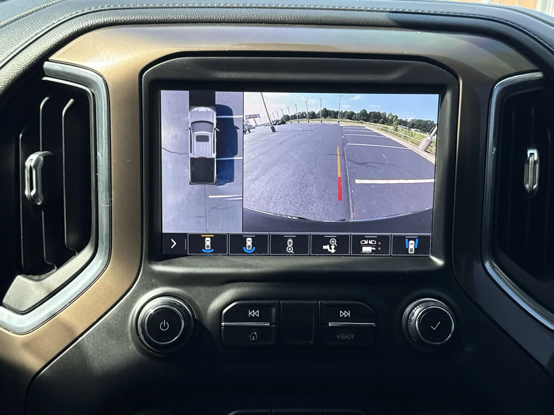 2019 Chevrolet Silverado 1500 High Country - Photo 17