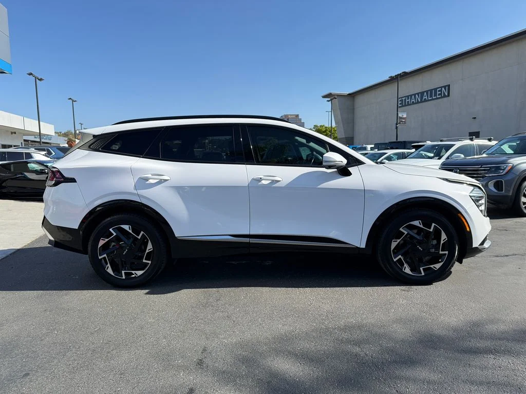 Used 2023 White Pearl Kia SX-Prestige image 6