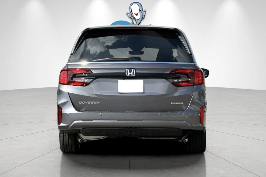 Used 2026 Modern Steel Metallic Honda Touring image 6