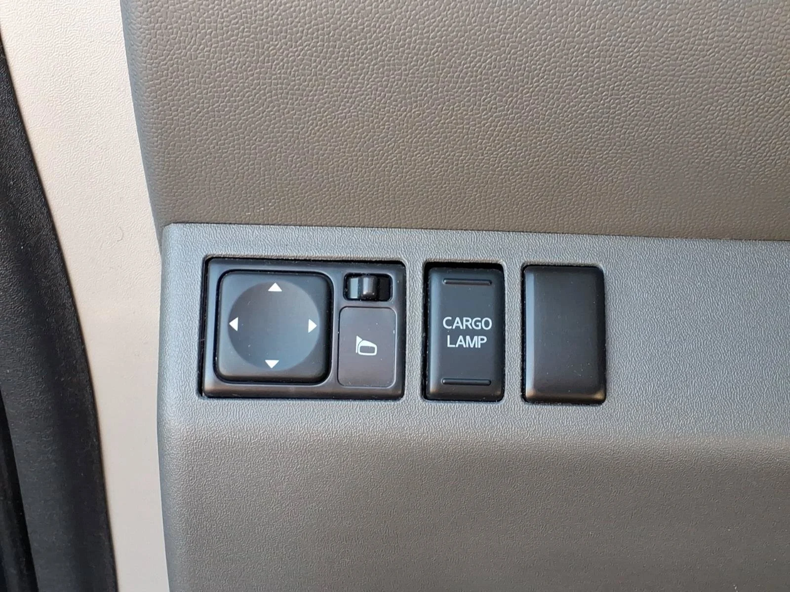 Used 2016 Arctic Blue Metallic Nissan  image 16