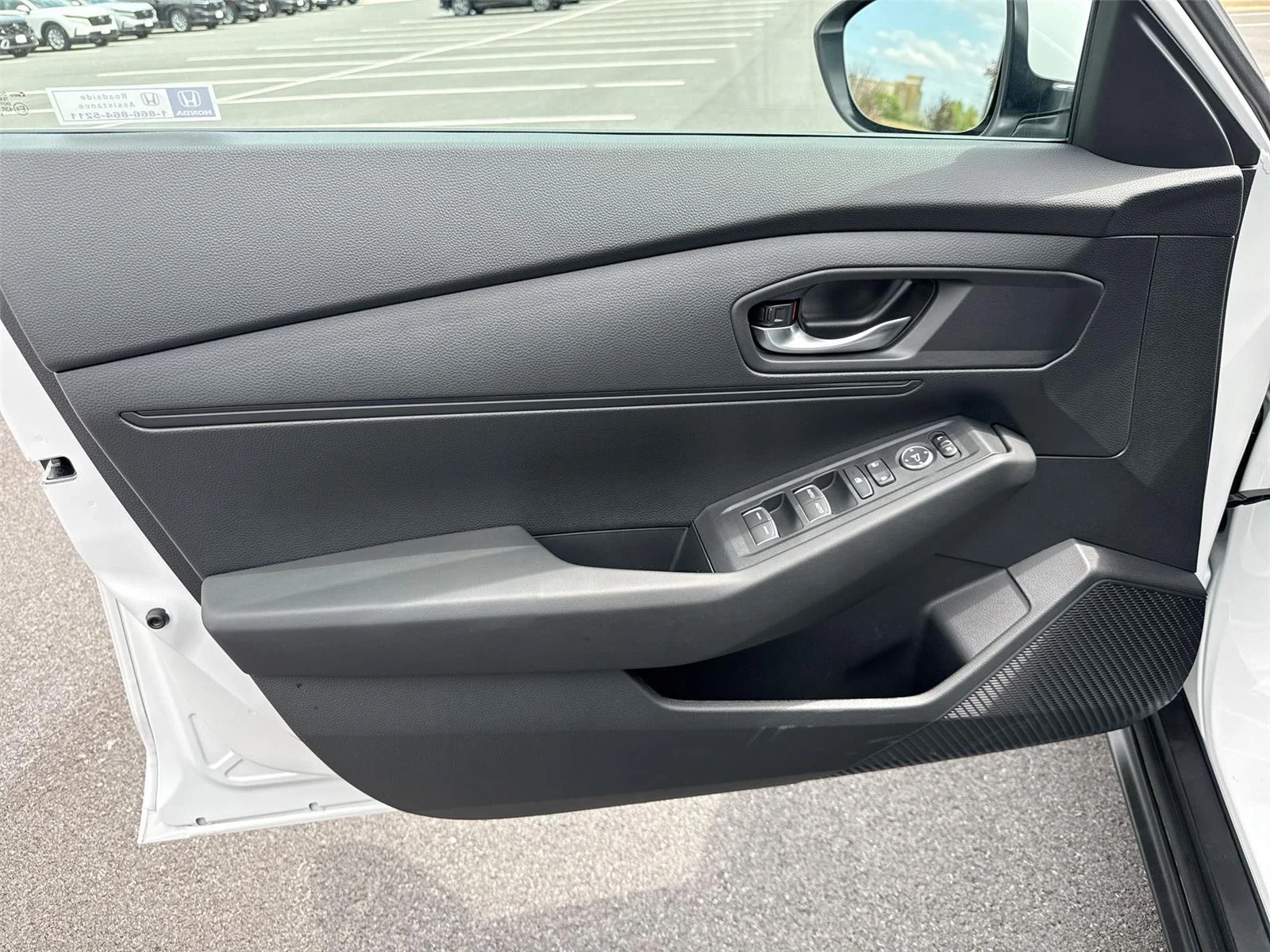 2025 Honda Accord LX - Photo 11