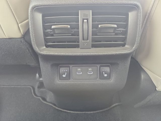 New 2026 Everest White Pearl TriCoat Nissan Platinum image 26