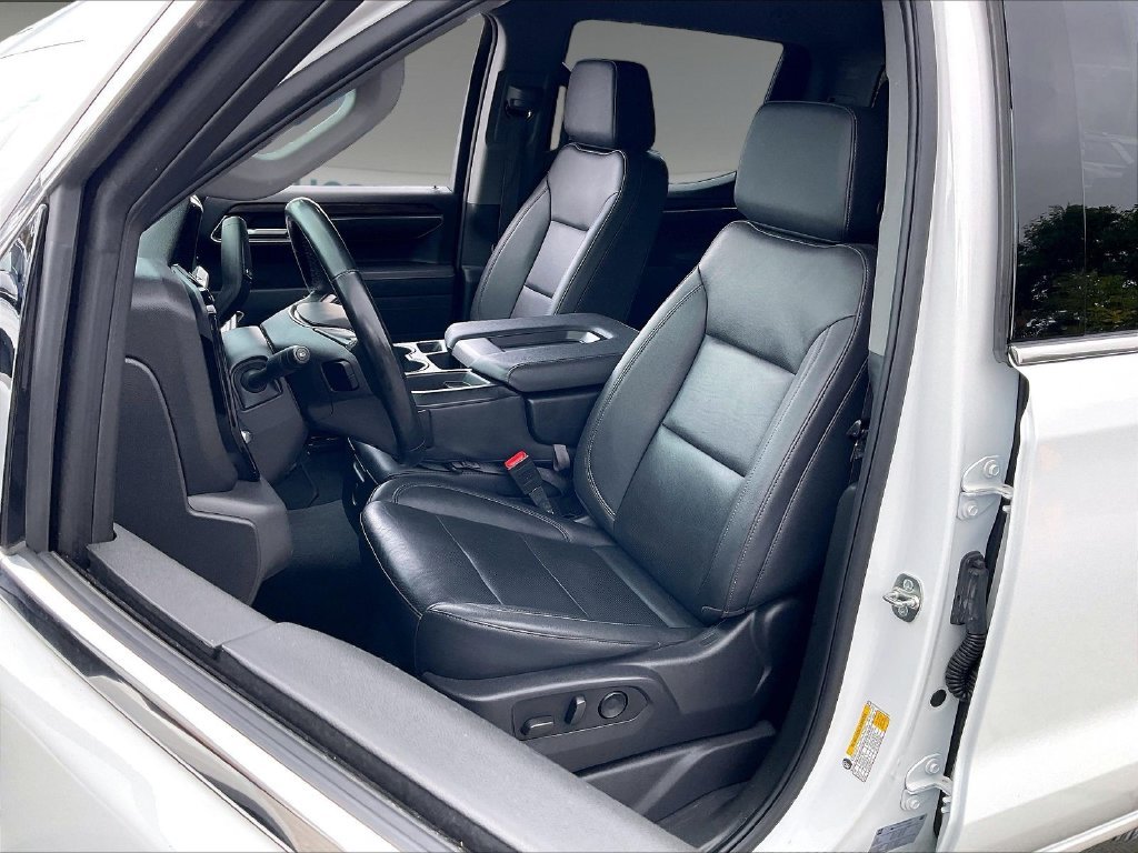 Used 2025 Summit White GMC SLT image 9