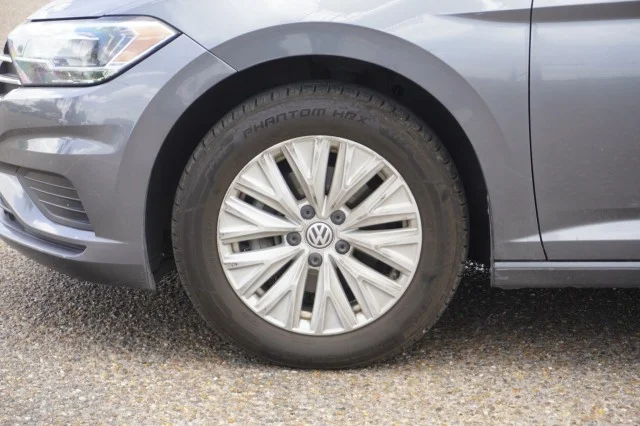 Used 2020 GREY Volkswagen S image 13