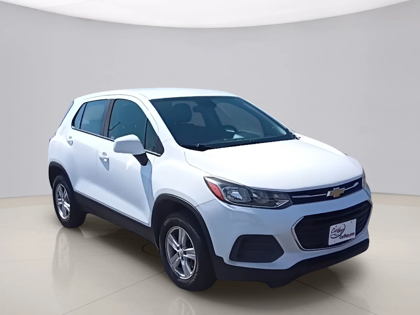 Used 2017 White Chevrolet LS image 9