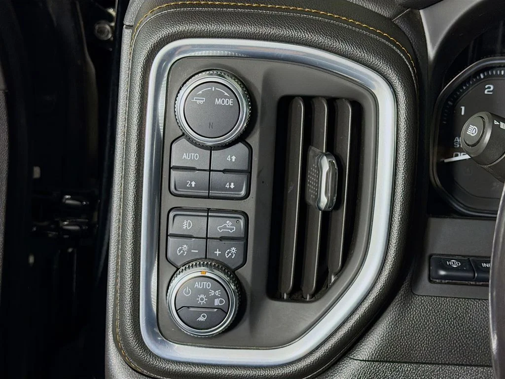Used 2021 Black GMC AT4 image 11