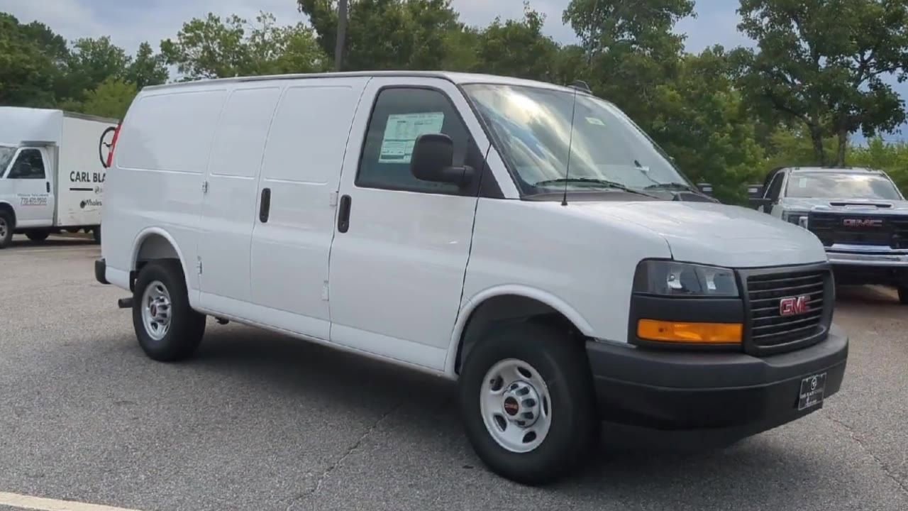New 2025 Summit White GMC Work Van image 2