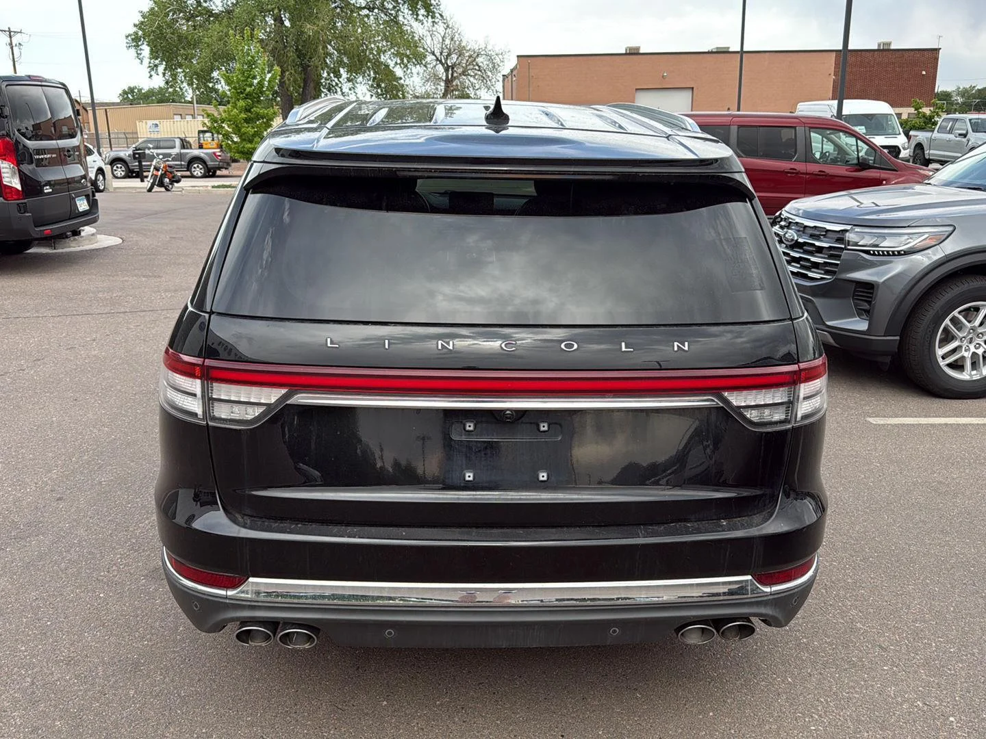 Used 2020 Infinite Black Metallic Lincoln Reserve image 4