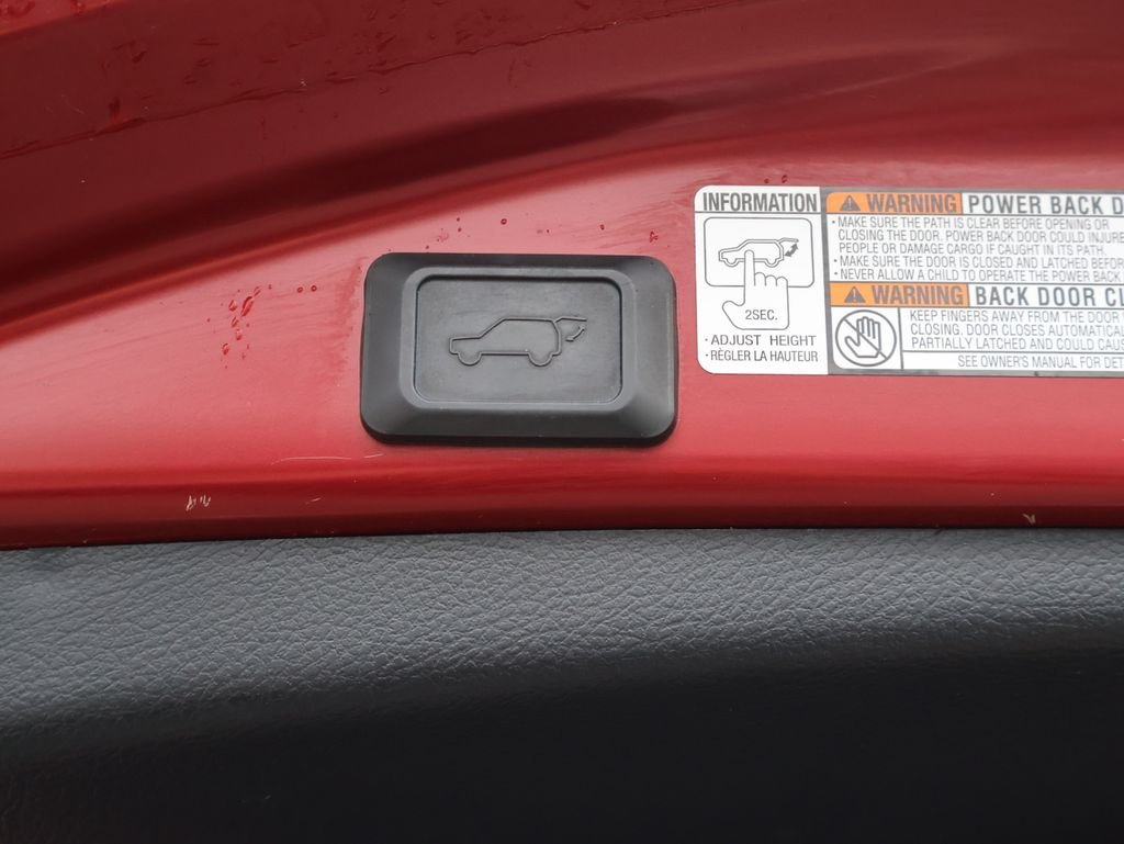 Used 2018 Red Toyota XLE image 16