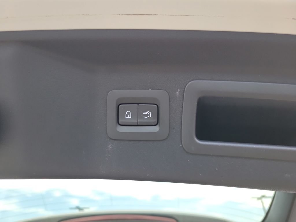 Used 2024 White Mazda Preferred image 7