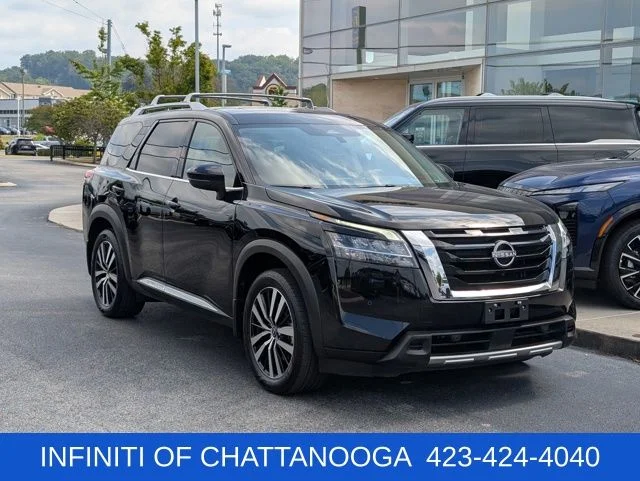 Used 2023 Black Nissan Platinum image 9