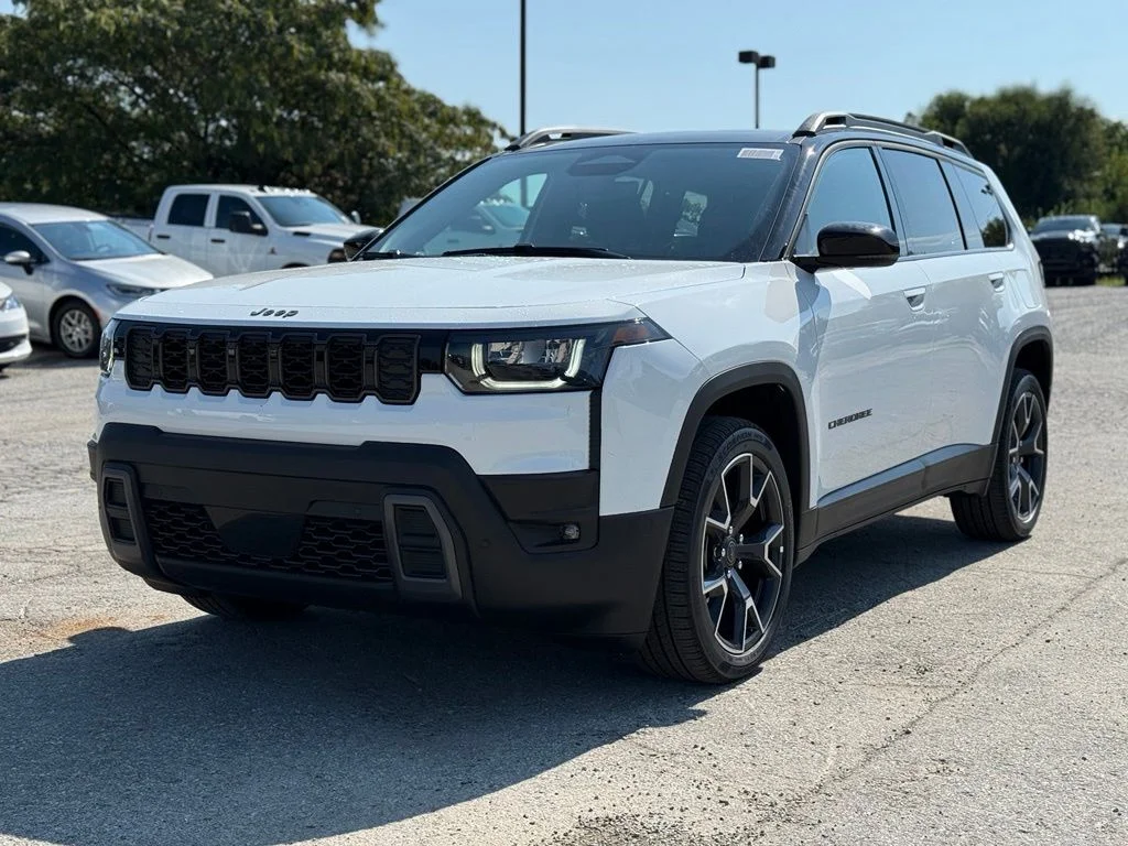 New 2026 Bright White Clear-Coat Exterior Paint Jeep Overland image 2