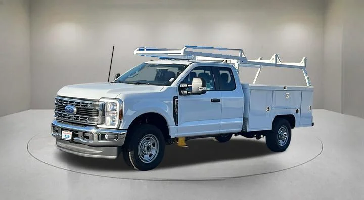 New 2026 Oxford White Ford F-350® XL image 2