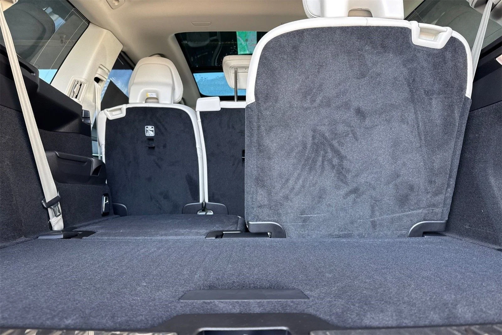 2026 Volvo XC90 Ultra - Photo 17