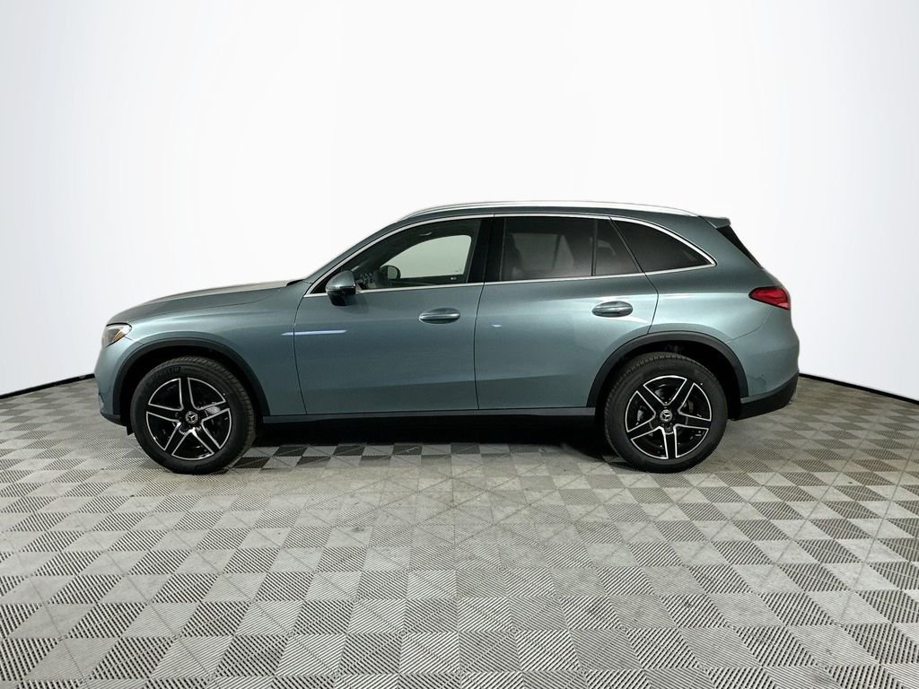 New 2026 Verde Silver Metallic Mercedes-Benz GLC 300 image 4