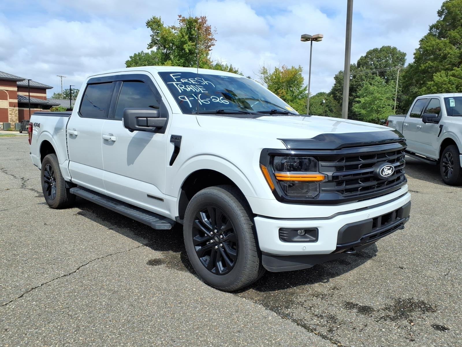 Used 2024 Avalanche Ford XLT image 3