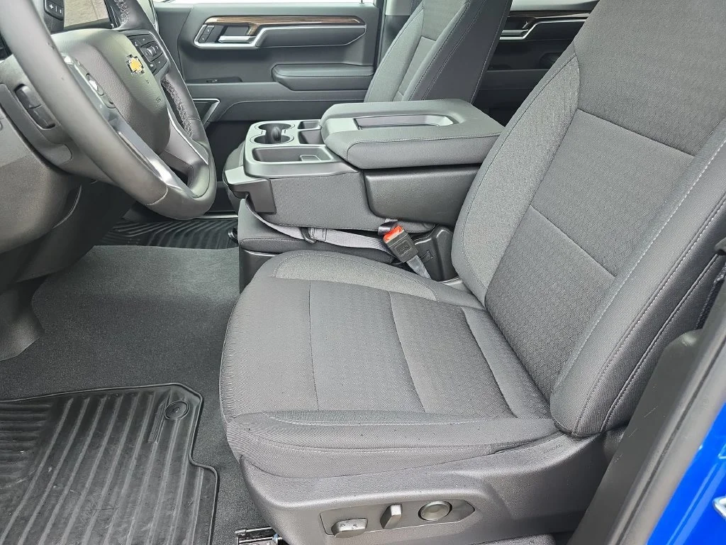 2025 Chevrolet Silverado 1500 LT - Photo 20
