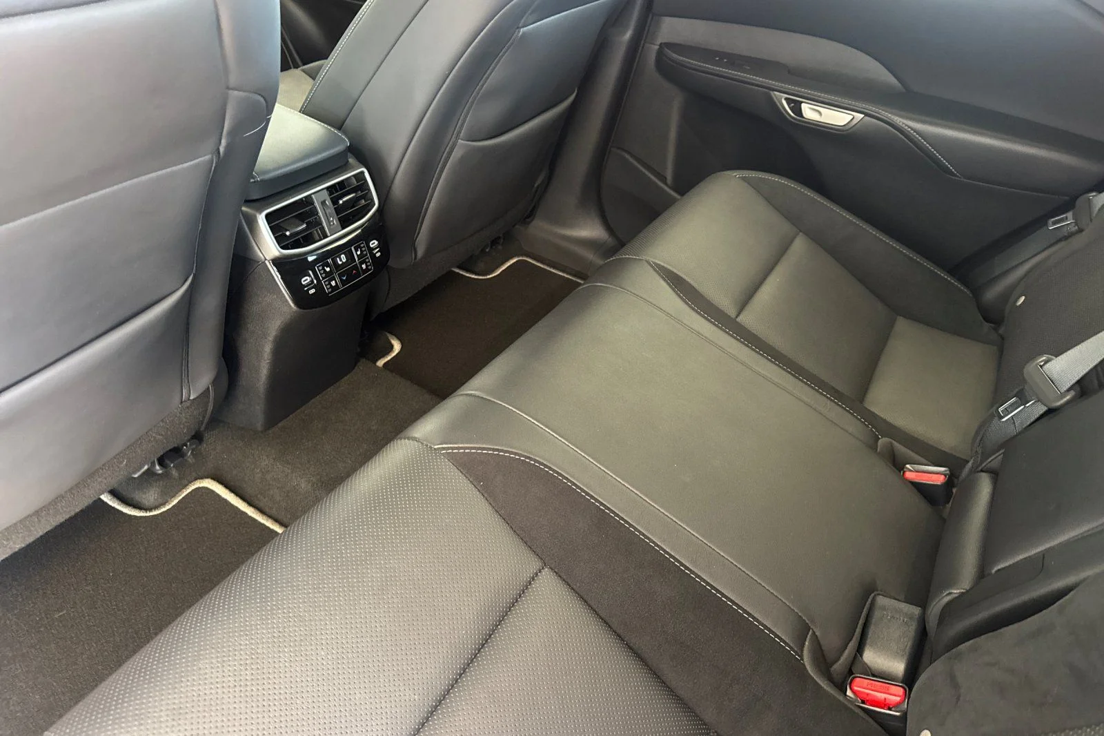 2024 Lexus RX Hybrid 500h - Photo 9