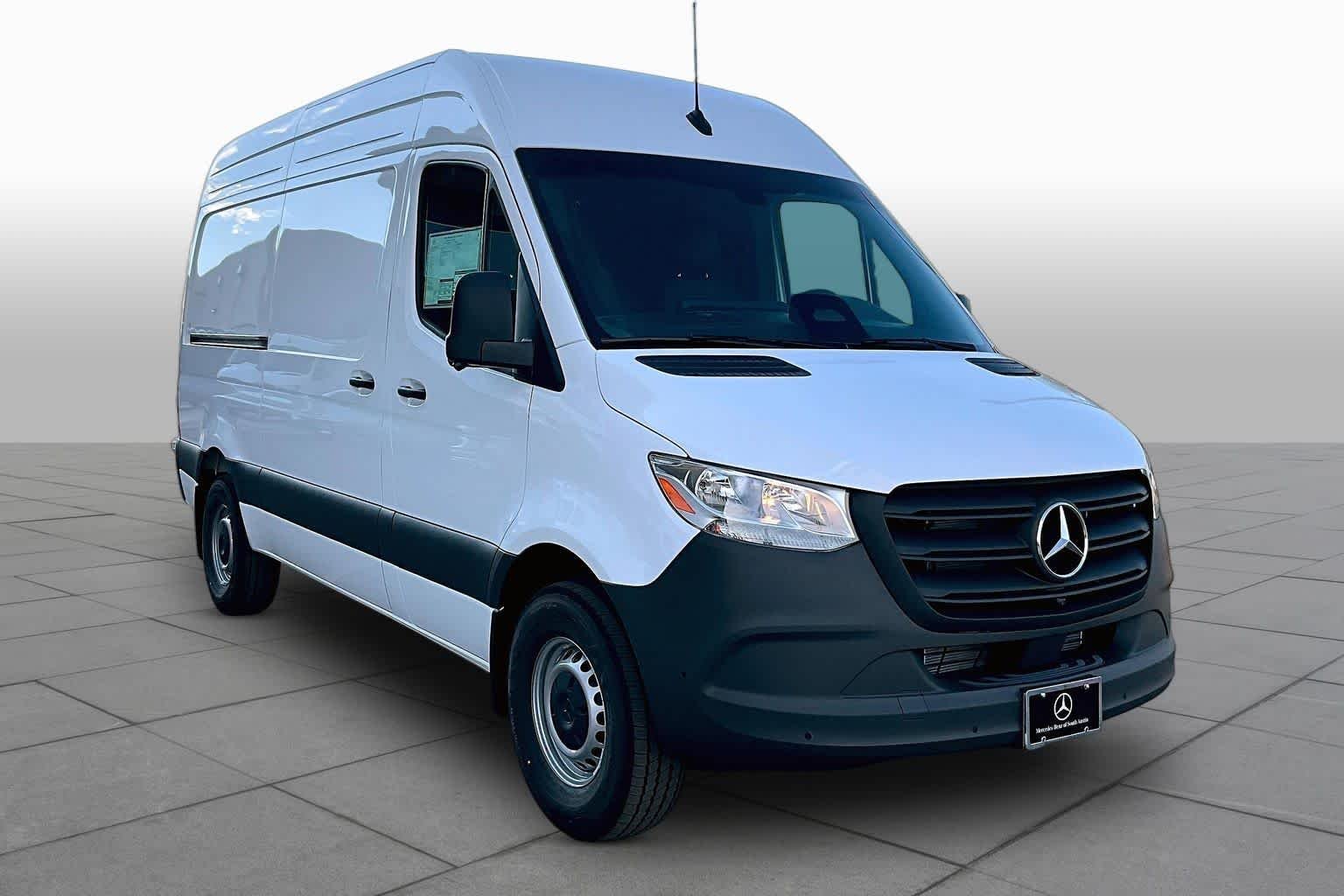 New 2026 Arctic+White Mercedes-Benz  image 2