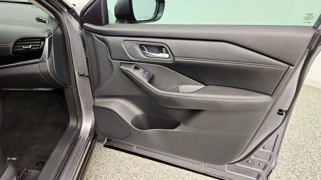 Used 2024 Gun Metallic Nissan FWD SL w/ Premium Pkg image 26