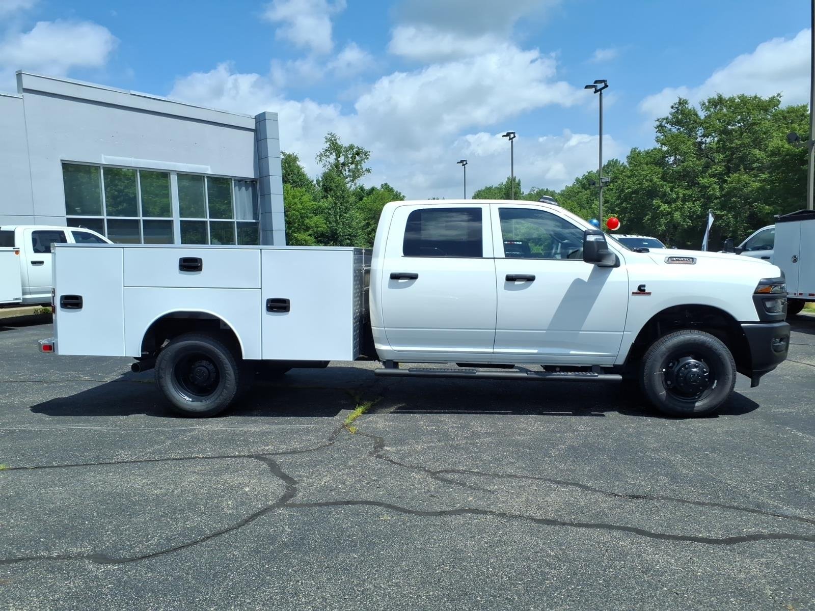 New 2025 Bright White Clear-Coat Exterior Paint RAM Tradesman/Big Horn image 8