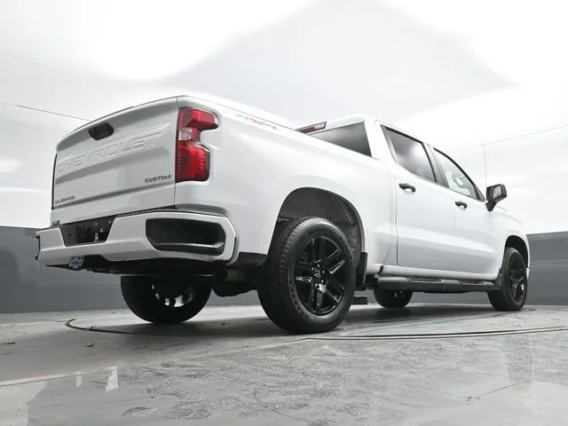 Used 2024 White Chevrolet Custom image 26