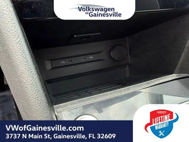 Certified Used 2025 Pyrite Silver Metallic Volkswagen SE image 27