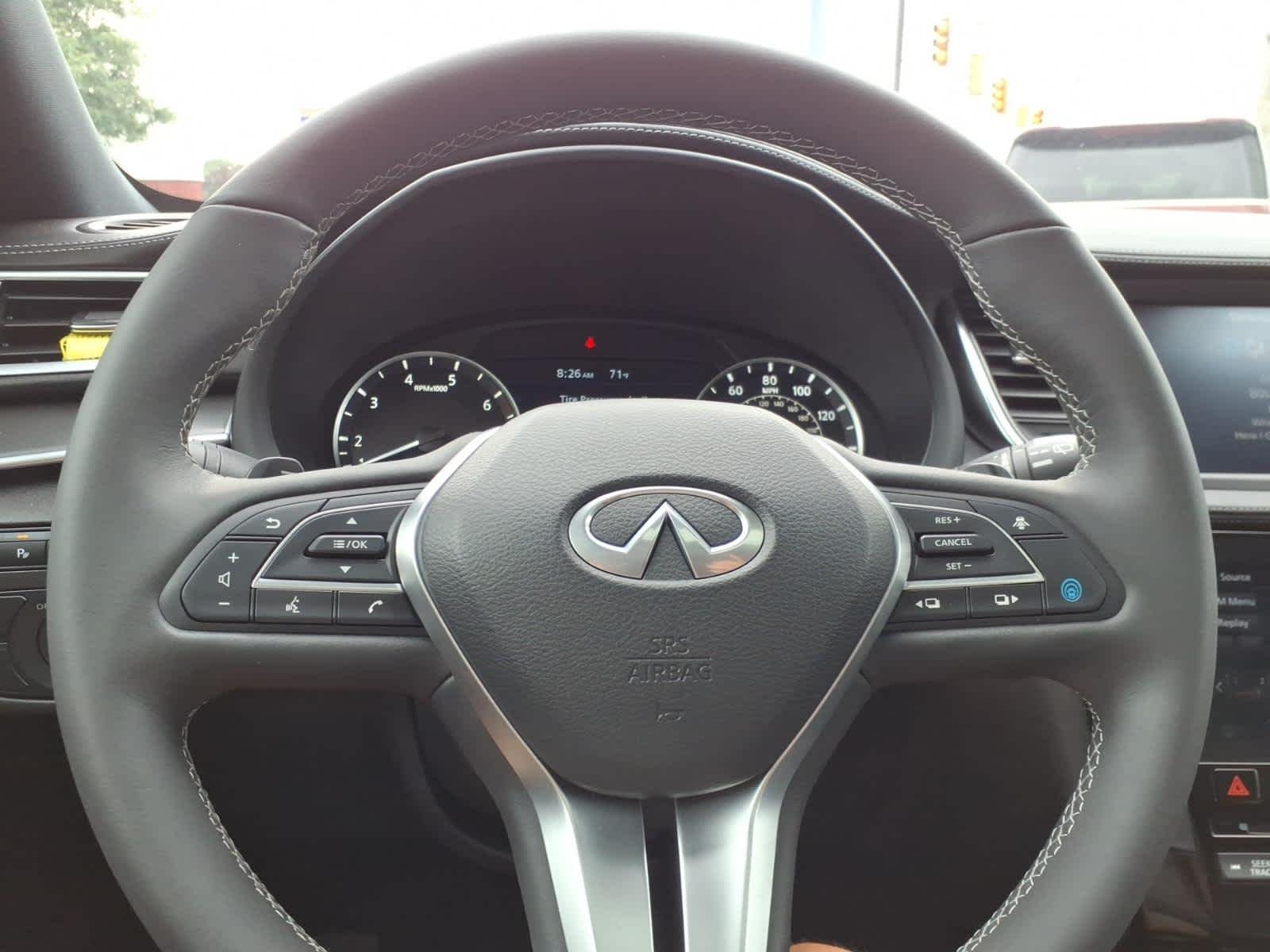 Certified Used 2025 Radiant White INFINITI LUXE image 24