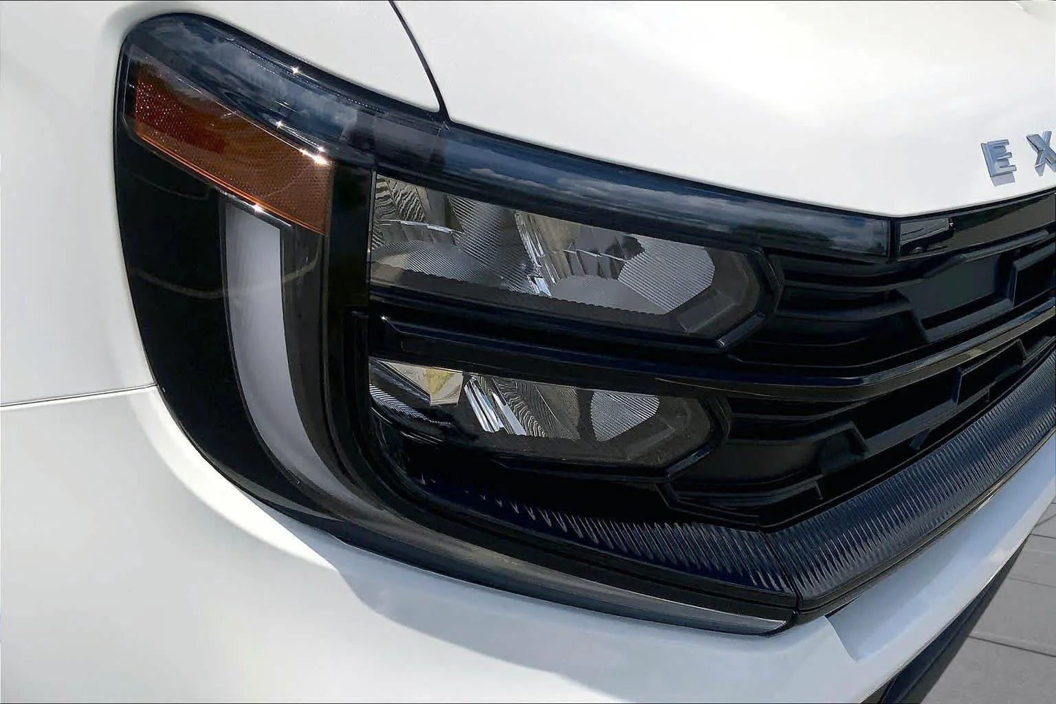 New 2026 Star White Metallic Tri-Coat Ford Active image 16