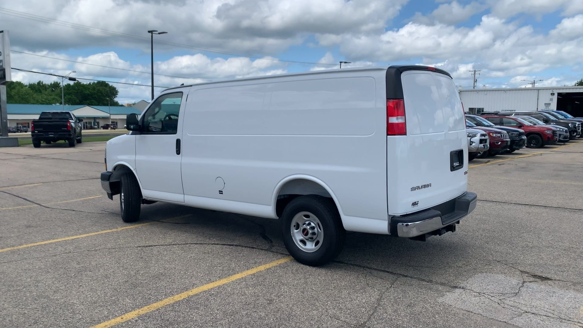 2025 GMC Savana Cargo Work Van - Photo 30