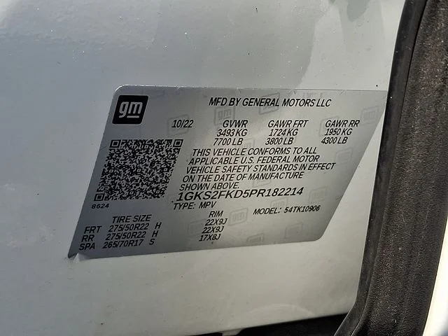 Used 2023 Summit White GMC SLE image 27