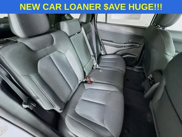 New 2026 Bright White Clear-Coat Exterior Paint Jeep  image 25