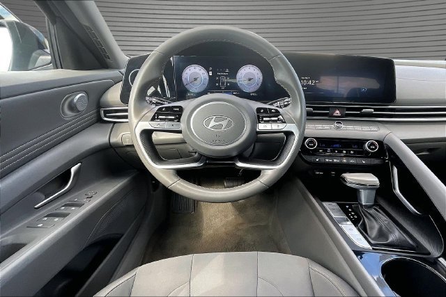 2025 Hyundai Elantra SEL - Photo 10