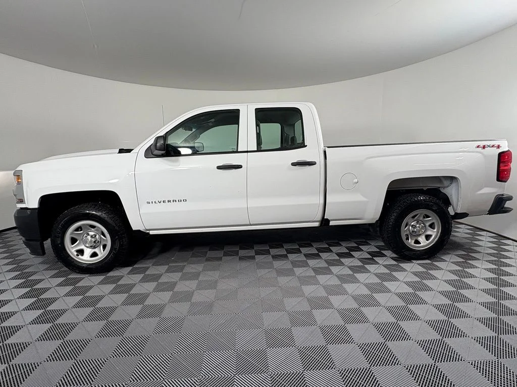 Used 2017 White Chevrolet WT image 11