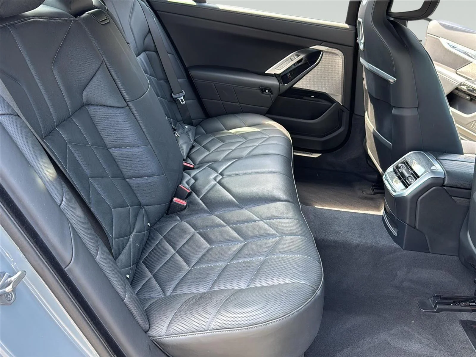 Used 2025 GRAY BMW 740i xDrive image 37
