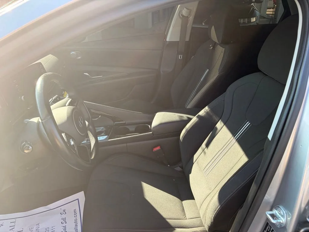 Used 2021 Shimmering Silver Pe Hyundai SEL image 13