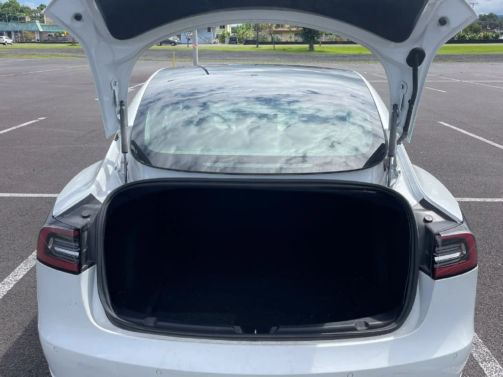 Used 2018 White Tesla Long Range image 9