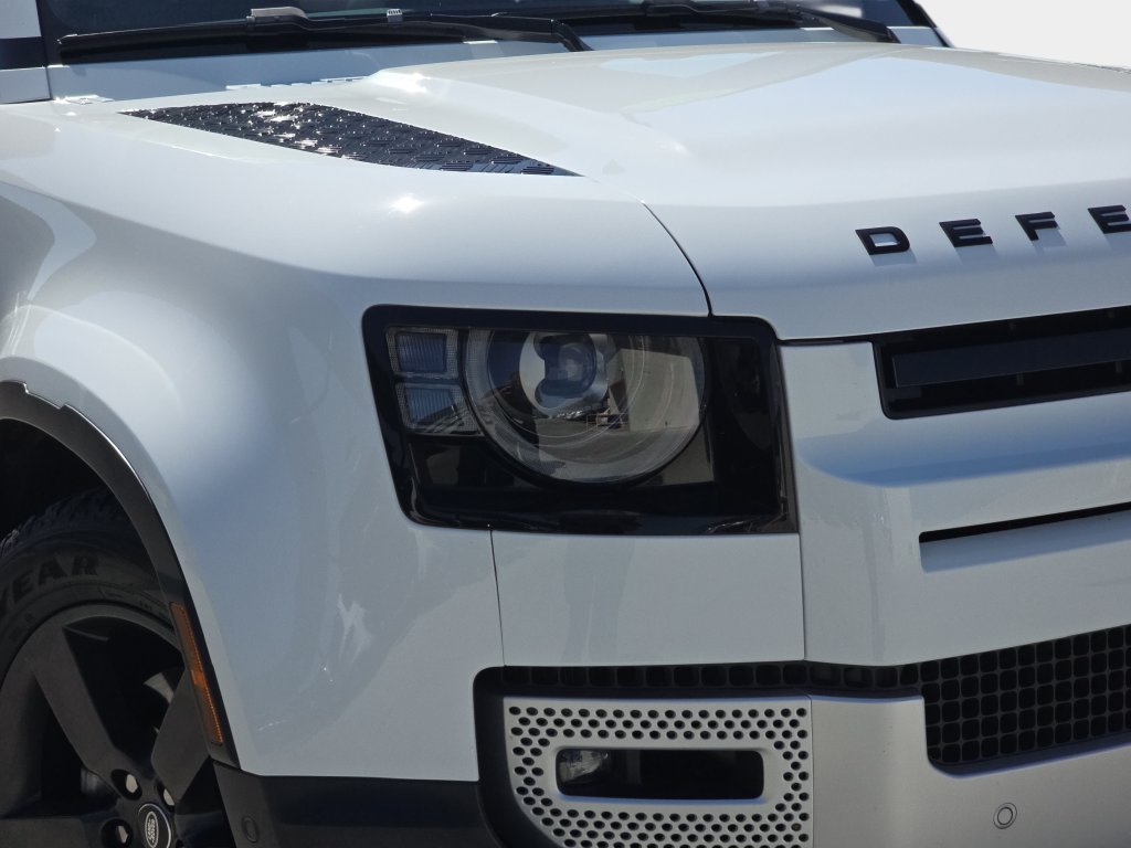 Certified Used 2025 White Land Rover S image 32